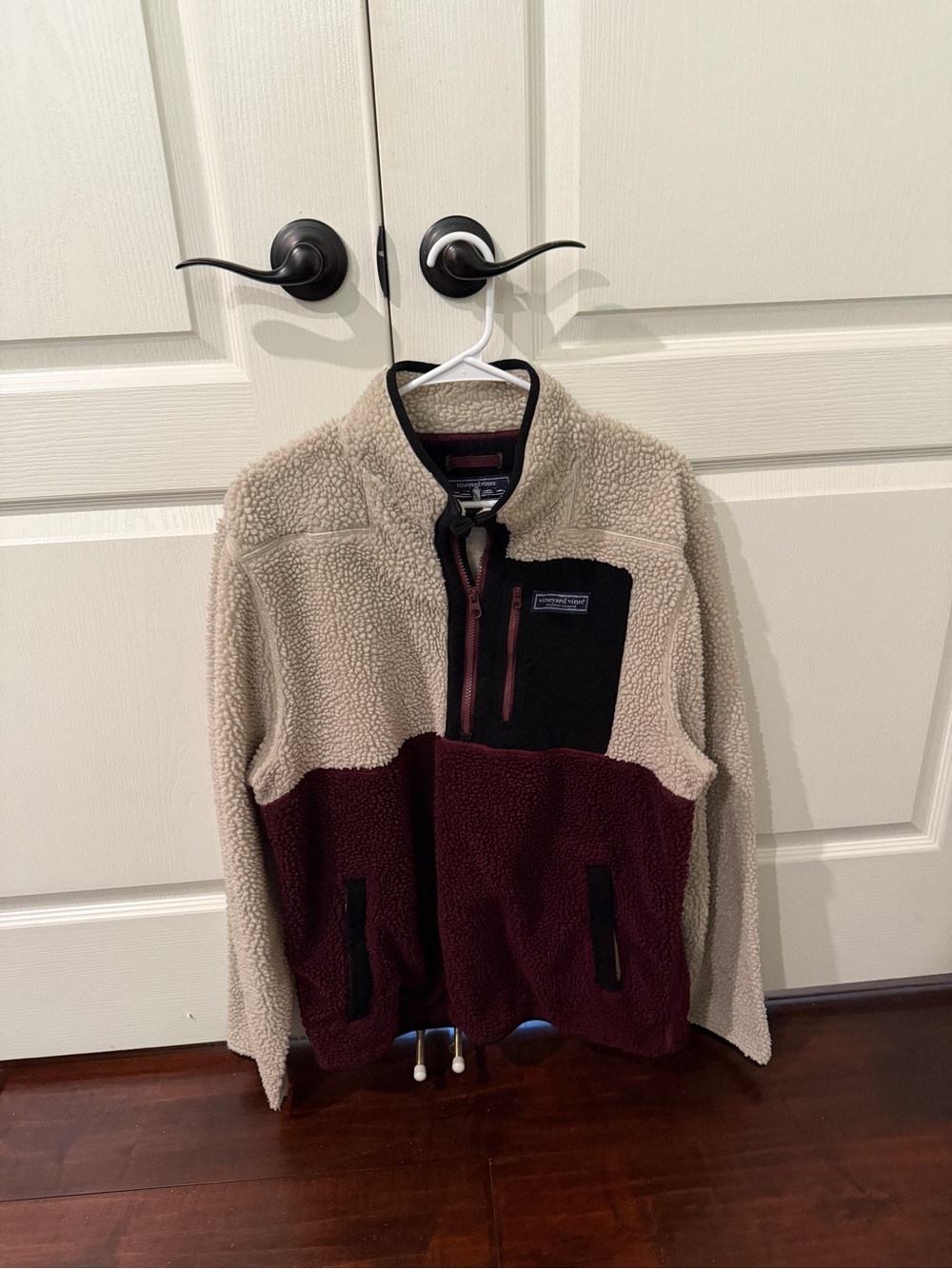 Vineyard Vines Two-Tone Sherpa Jacket in Cream & Burgundy